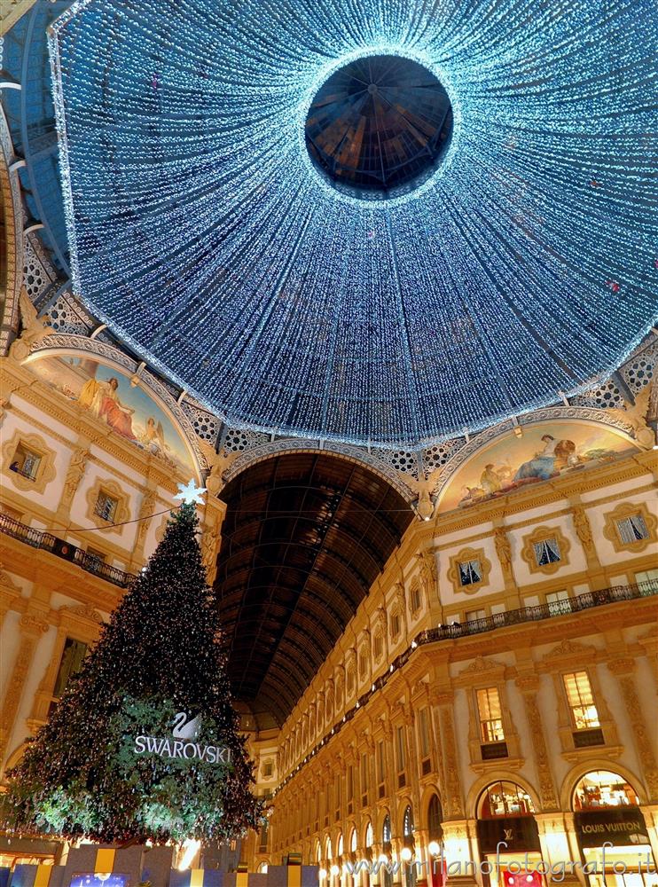 Milan (Italy) - Vittorio Emanuele Gallery with Swarovski Christmas tree